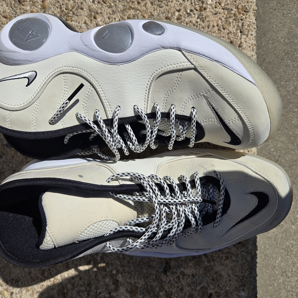 Nike Men's White and Black Sneakers